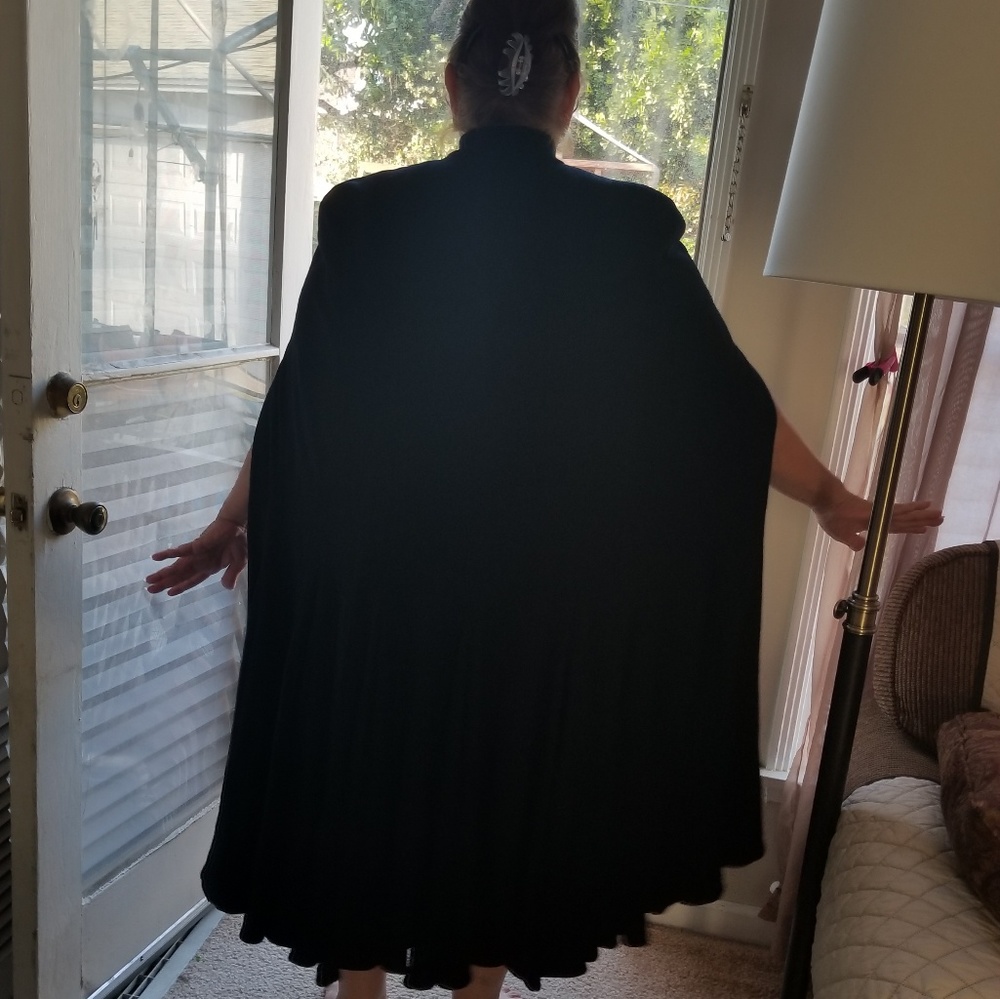*•°VINTAGE°•☆* Cape - Picture 2 of 7